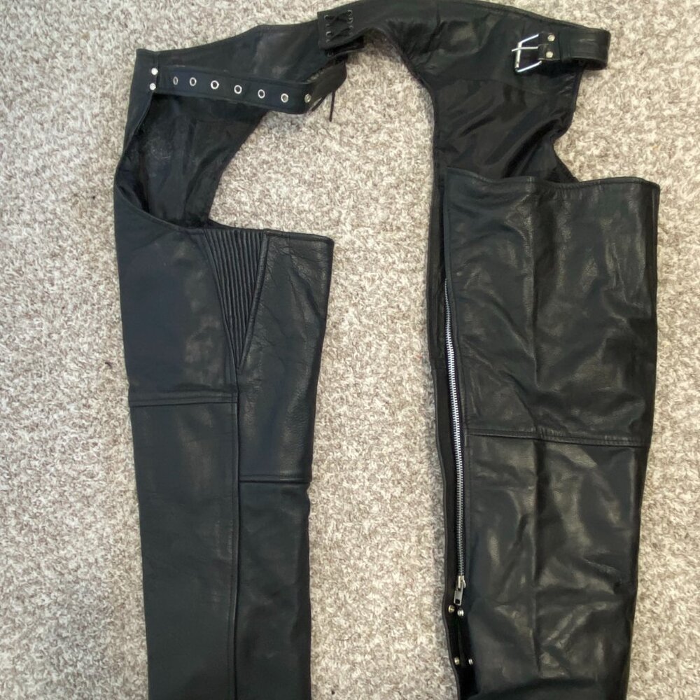 RidersStone Leather Motorcycle Chaps – XXL – Barely Worn